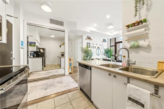 Additional image 10 of 112 King St Unit 807