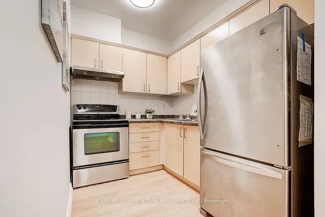 Additional image 31 of 393 King St Unit 808