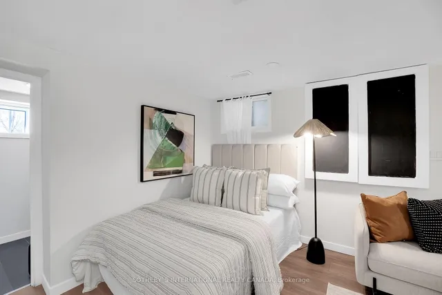 Additional image 31 of 95 Lightbourn Ave