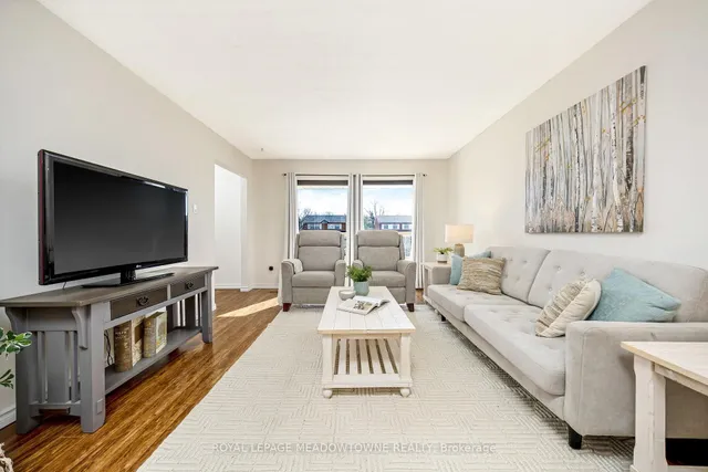 Additional image 7 of 703 Laurier Ave