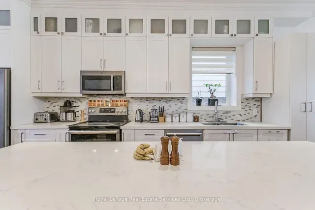 Additional image 11 of 176 Leyton Ave