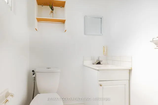 Additional image 33 of 7560 Goreway Dr Unit 18