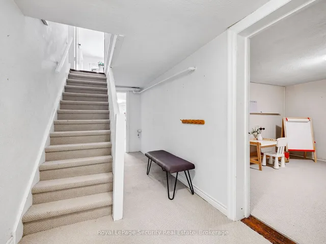 Additional image 24 of 8 Kingsgarden Rd