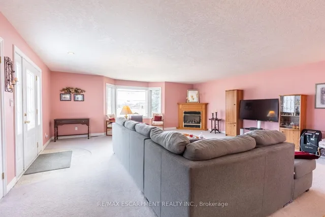 Additional image 7 of 279 Parkside Dr