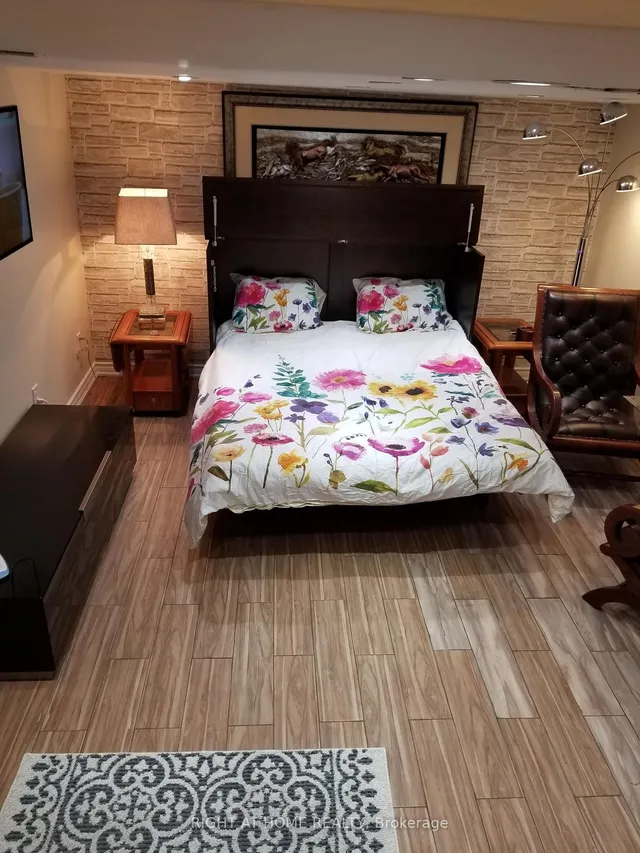 Additional image 8 of 35 Dayton Ave