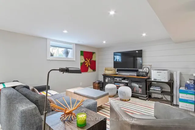 Additional image 35 of 534 Emerald St