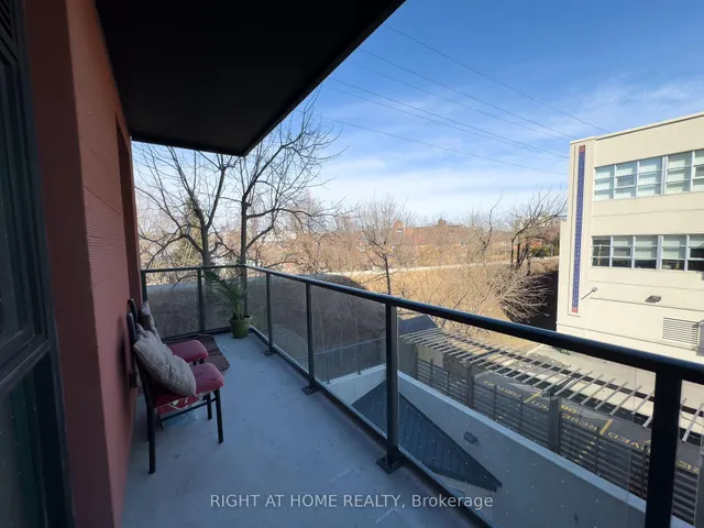 Additional image 30 of 2433 Dufferin St Unit 211