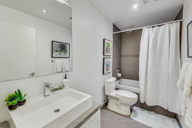 Additional image 15 of 111 Bathurst St Unit 320