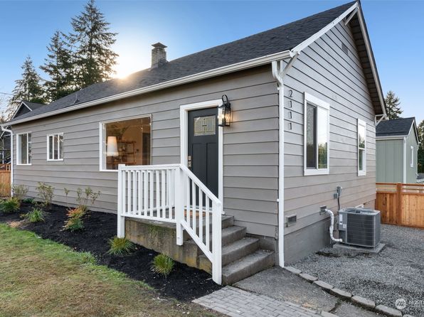 2111 SW Thistle Street, Seattle, WA 98106