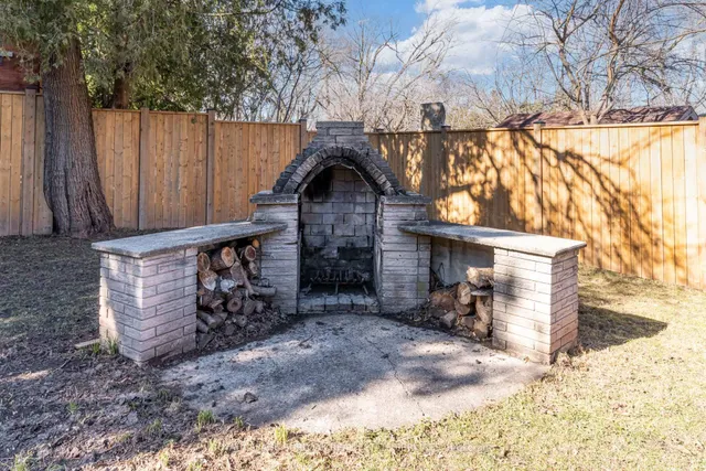 Additional image 27 of 417 Dorset Ave