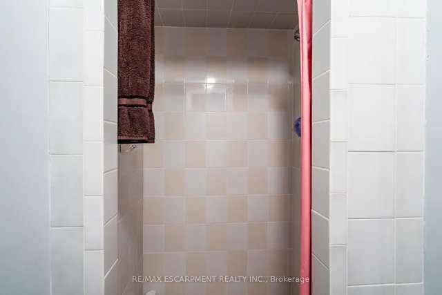 Additional image 40 of 35 Republic Ave