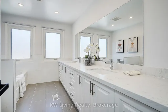 Additional image 28 of 4 Oak Knolls Cres