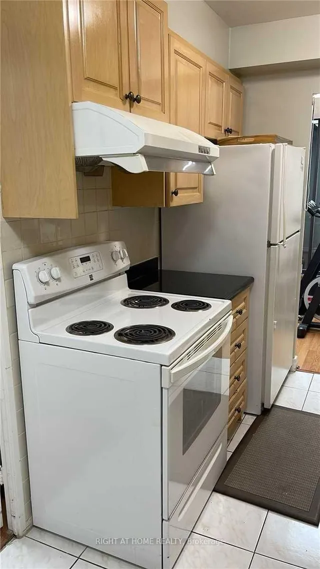 Additional image 11 of 260 Seneca Hill Dr Unit 1415