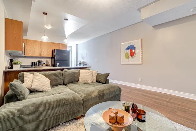 Additional image 11 of 184 Wiltshire Ave