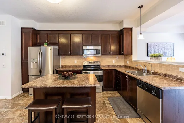 Additional image 10 of 382 Woodbine Ave