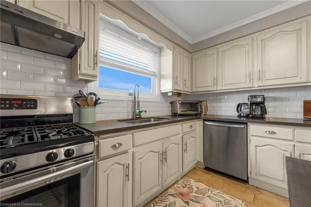 Additional image 10 of 3 Pavarotti Crt