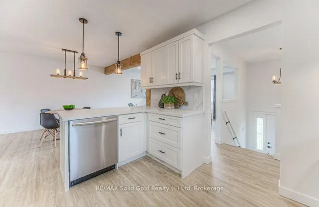 Additional image 5 of 92 Timberlane Cres