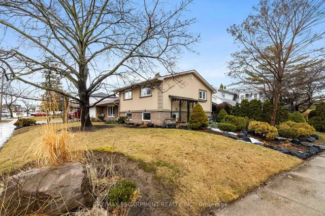 Additional image 5 of 1045 Bloor St