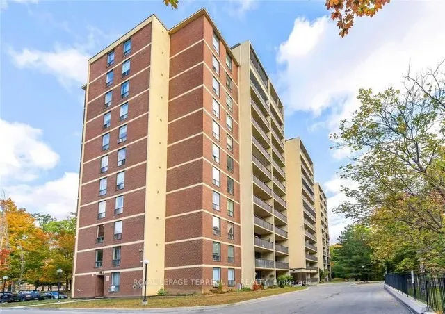 15 London Green Crt Unit 409