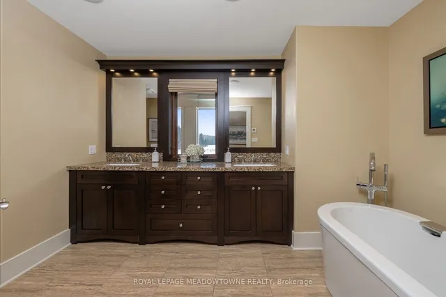 Additional image 21 of 13738 Sixth Line