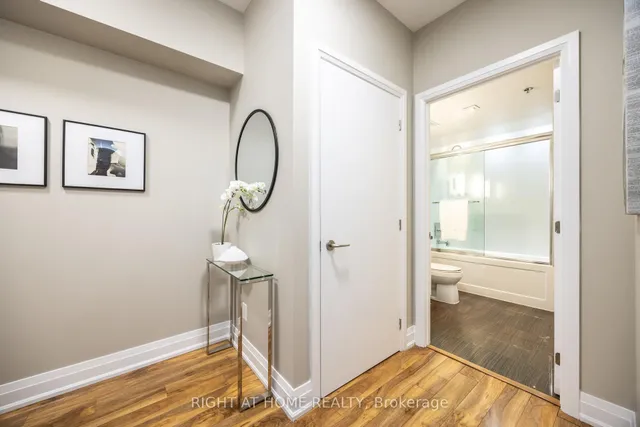 Additional image 4 of 80 John St Unit 1101