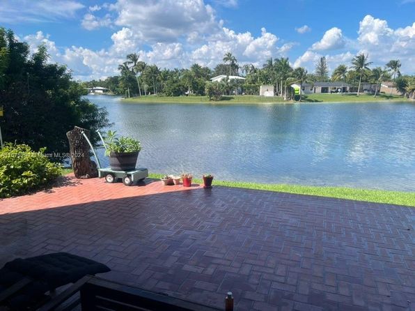 13781 SW 84th St APT A, Miami, FL 33183