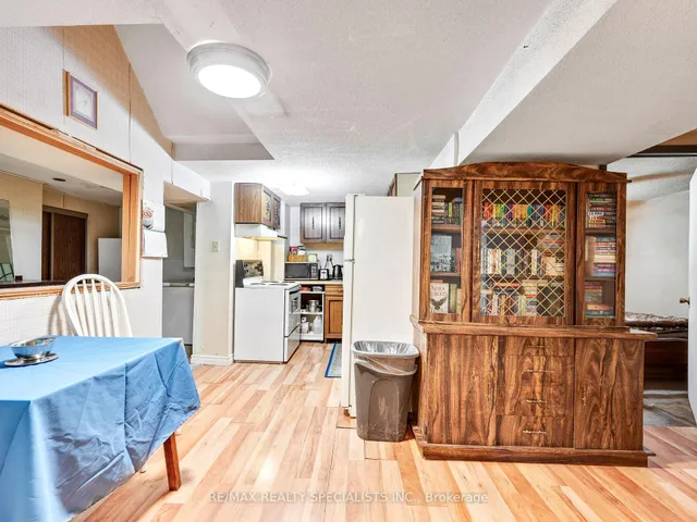 Additional image 36 of 19 Blenheim Dr