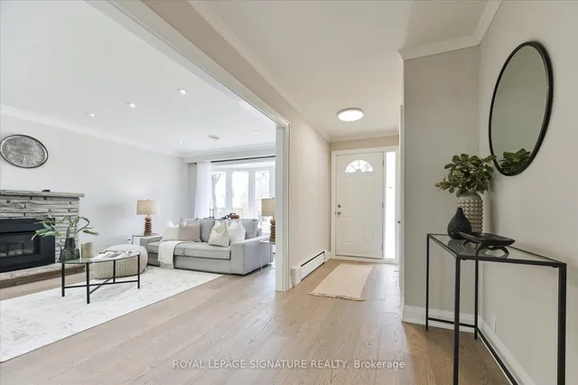 Additional image 6 of 11 Comet Crt