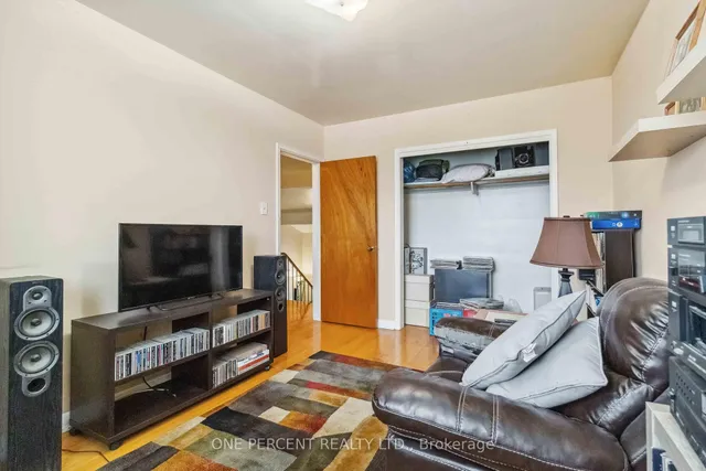 Additional image 11 of 3074 Merritt Ave