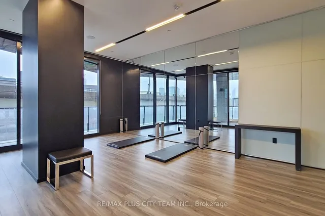 Additional image 40 of 21 Lawren Harris Sq Unit 909