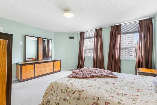 Additional image 22 of 3650 Kaneff Cres Unit 1002