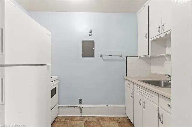 Additional image 21 of 17 Webber Ave