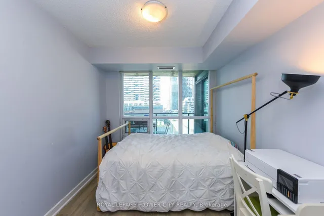 Additional image 15 of 18 Harbour St Unit 1001