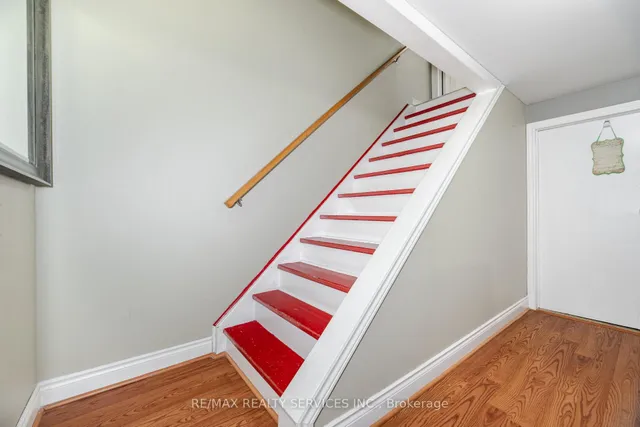 Additional image 24 of 19 Town House Cres