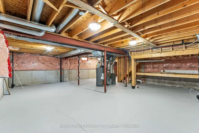 Additional image 44 of 43 Polonia Ave