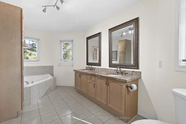 Additional image 25 of 1074 Bradbury Chse