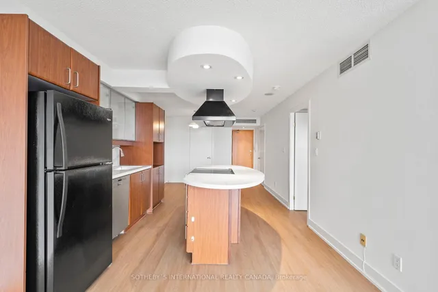 Additional image 11 of 550 Queens Quay Unit 512