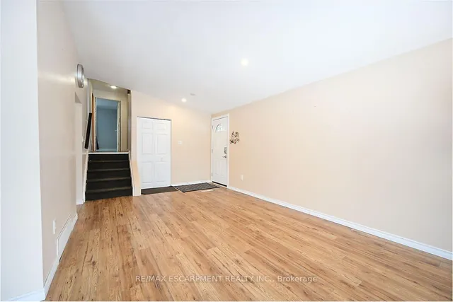 Additional image 10 of 105 Lilacside Dr