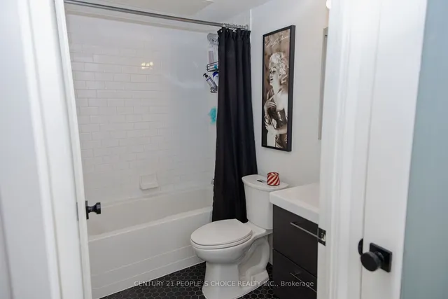 Additional image 10 of 955 Queen St Unit 228