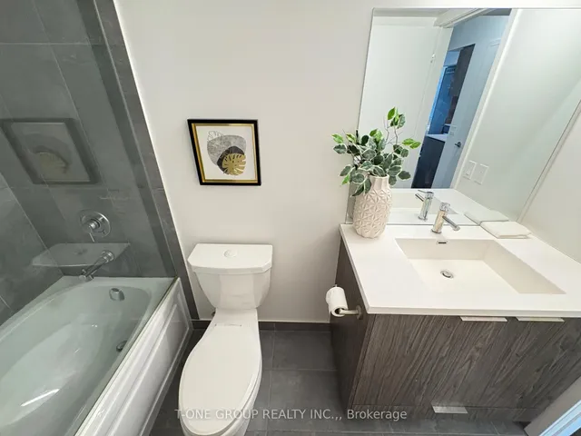 Additional image 34 of 60 Shuter St Unit 817