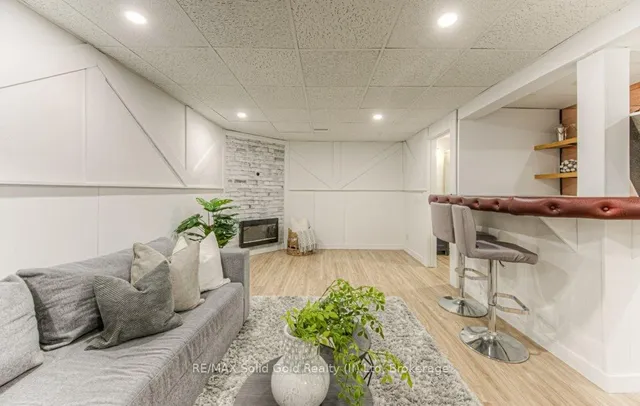 Additional image 18 of 92 Timberlane Cres