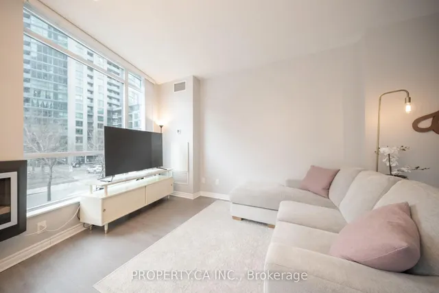 Additional image 3 of 219 Fort York Blvd Unit 203