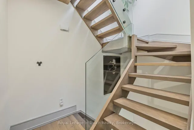 Additional image 20 of 46 Western Battery Rd Unit 825