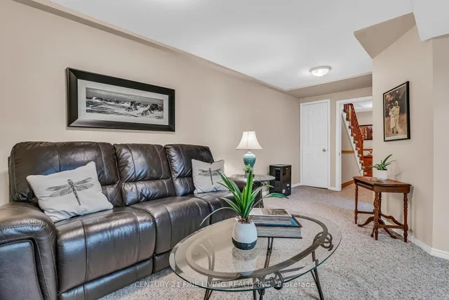 Additional image 43 of 50 Heathcliffe Sq