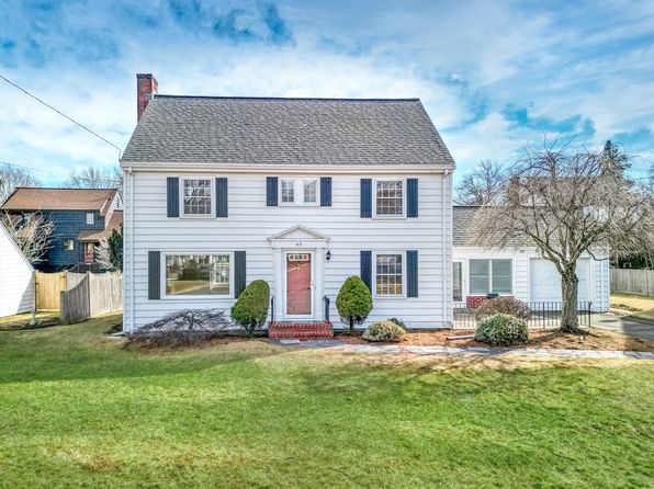 45 Bancroft Rd, Melrose, MA 02176