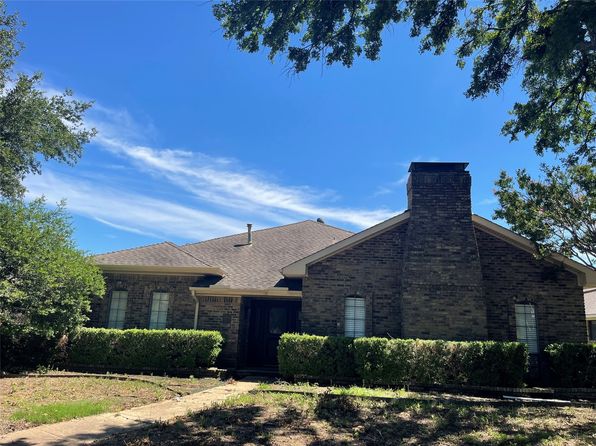 9742 Amberley Dr, Dallas, TX 75243