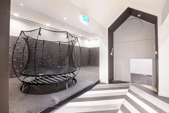 Additional image 29 of 39 Roehampton Ave Unit 2907