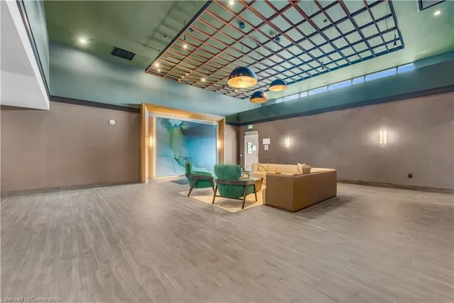 Additional image 34 of 460 Dundas St Unit 122