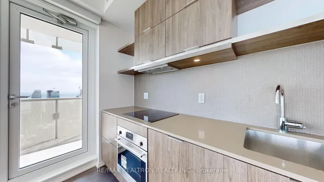 Additional image 16 of 197 Yonge St Unit 5905