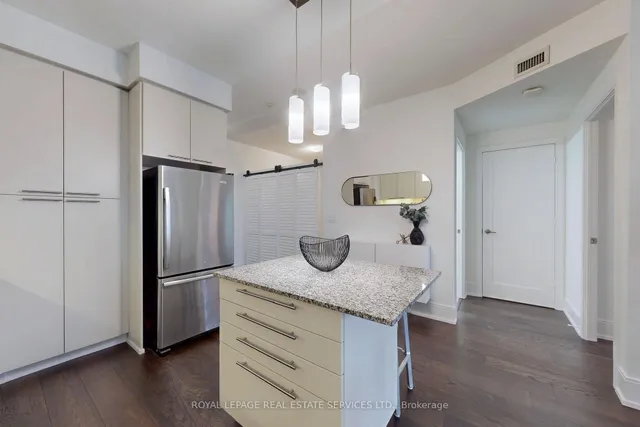 Additional image 16 of 25 Broadway Ave Unit 901